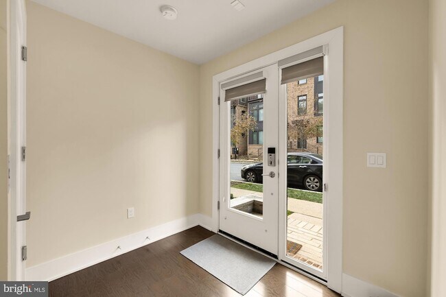 Building Photo - 153 Winsome Cir