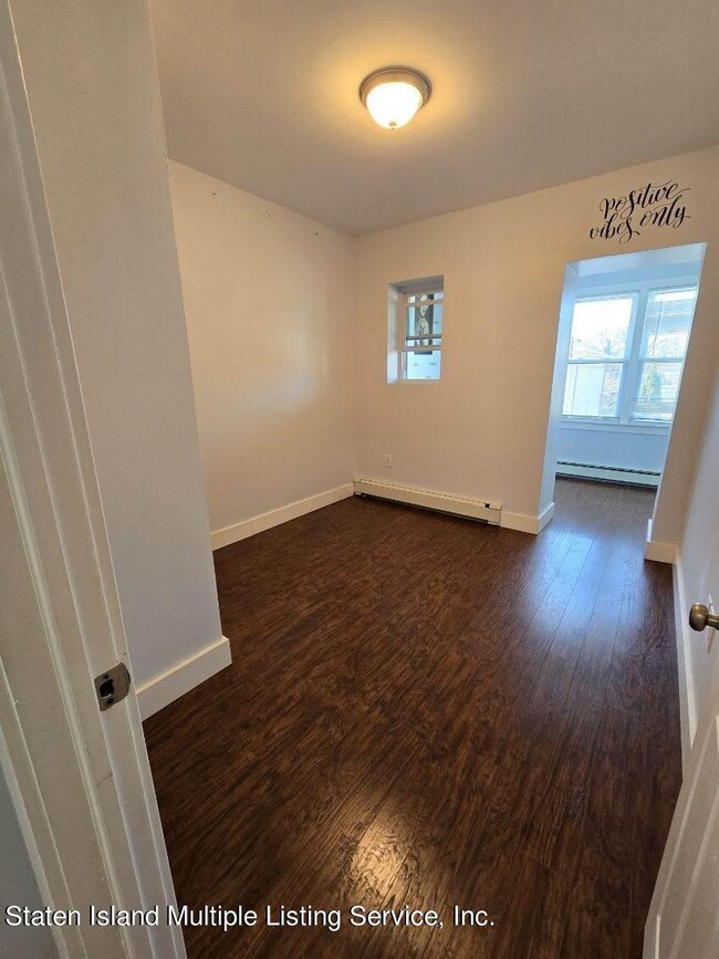 Building Photo - 542 BROADWAY-