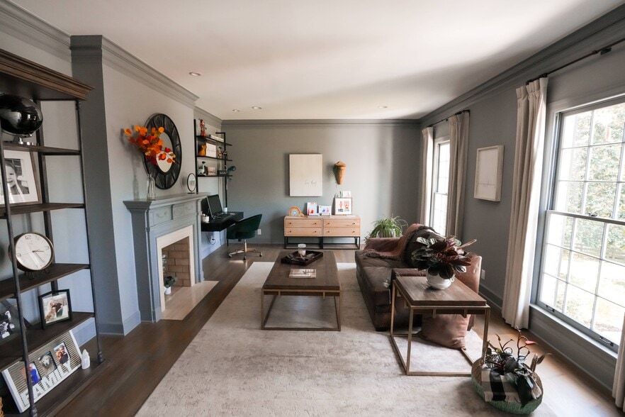 Building Photo - 5360 Hillsboro Pike