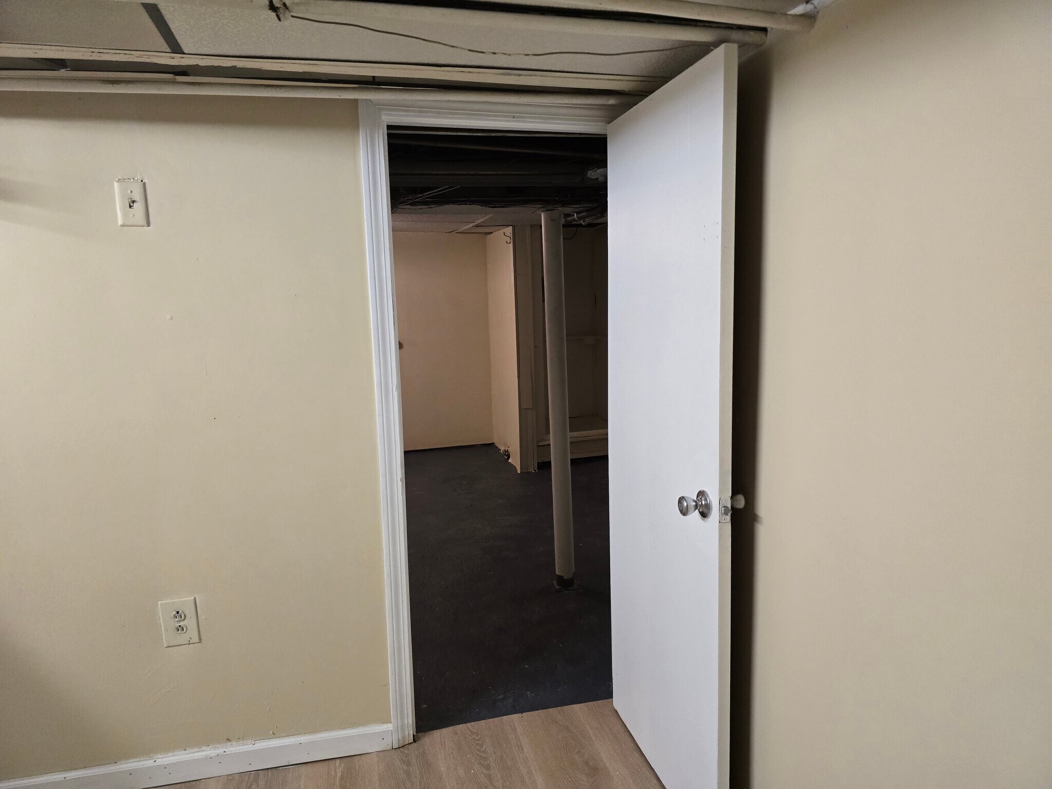 Building Photo - 27 Shelby St