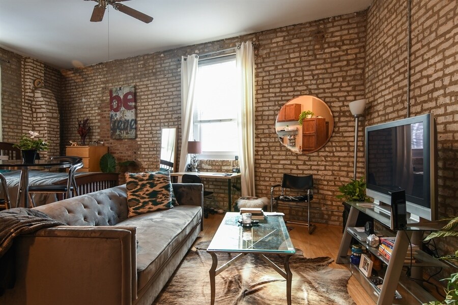 Building Photo - 2946 N Lincoln Ave