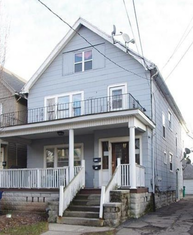 Primary Photo - 97 Briggs Ave
