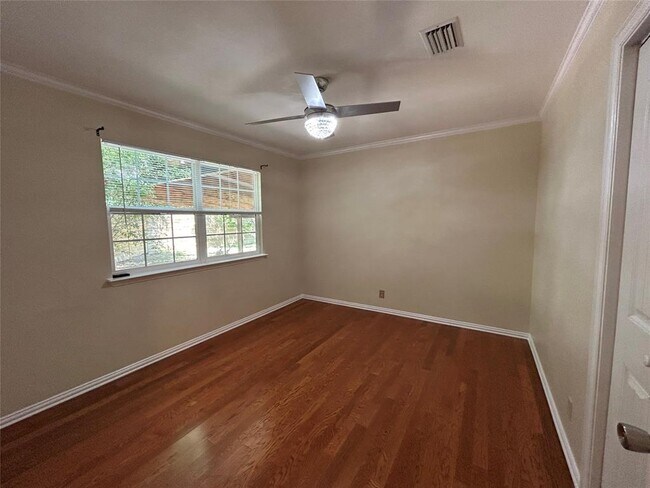 Building Photo - 11701 Rustic Rock Dr