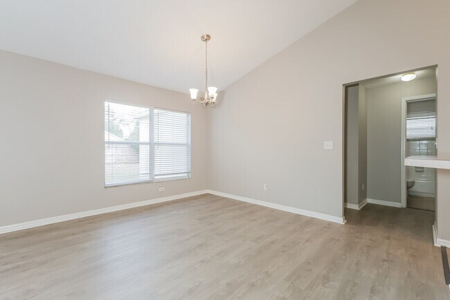 Building Photo - 7616 Bristol Park Dr