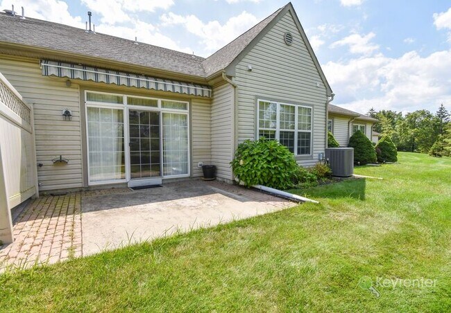 Building Photo - 1616 Saratoga Ct