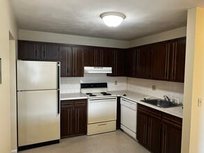 Building Photo - Central Village