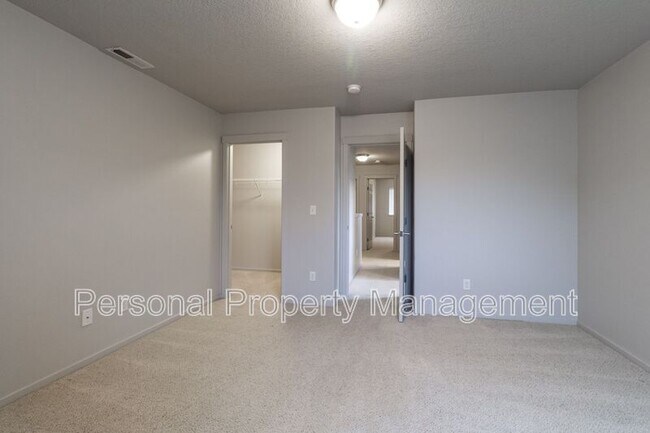 Building Photo - 1311 NE 82nd Way