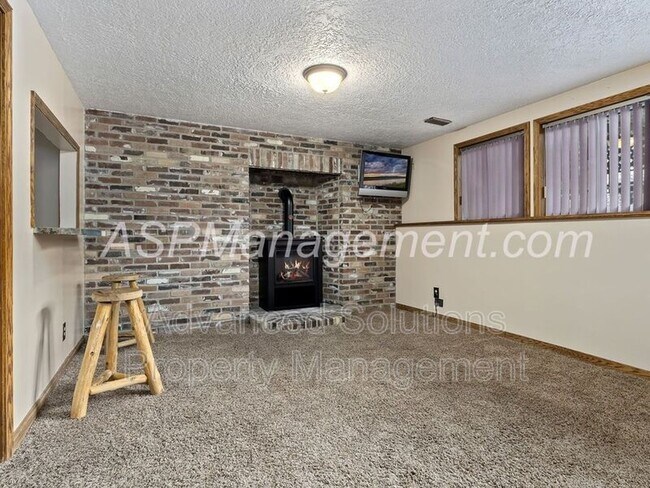 Building Photo - 10094 Faunsdale Dr