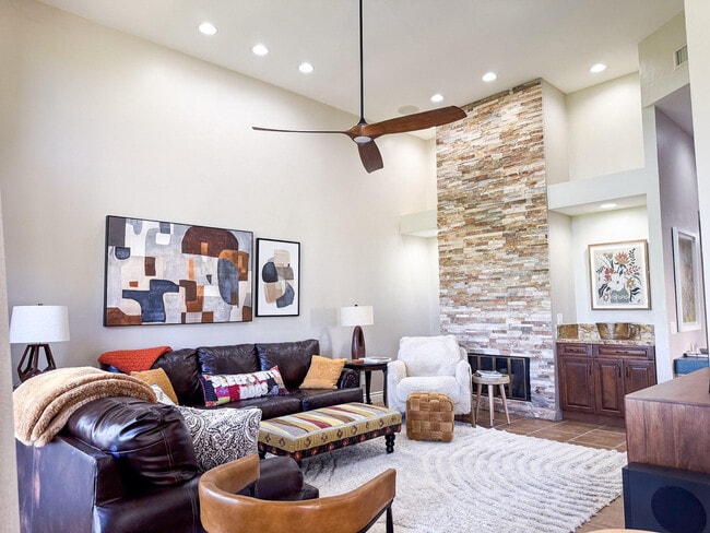 Building Photo - 54974 Oak-Tree