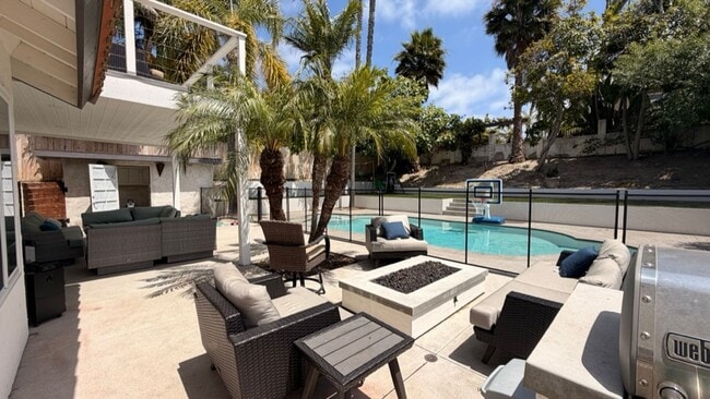 Building Photo - Luxury 4 bd in Carlsbad with Pool with AC