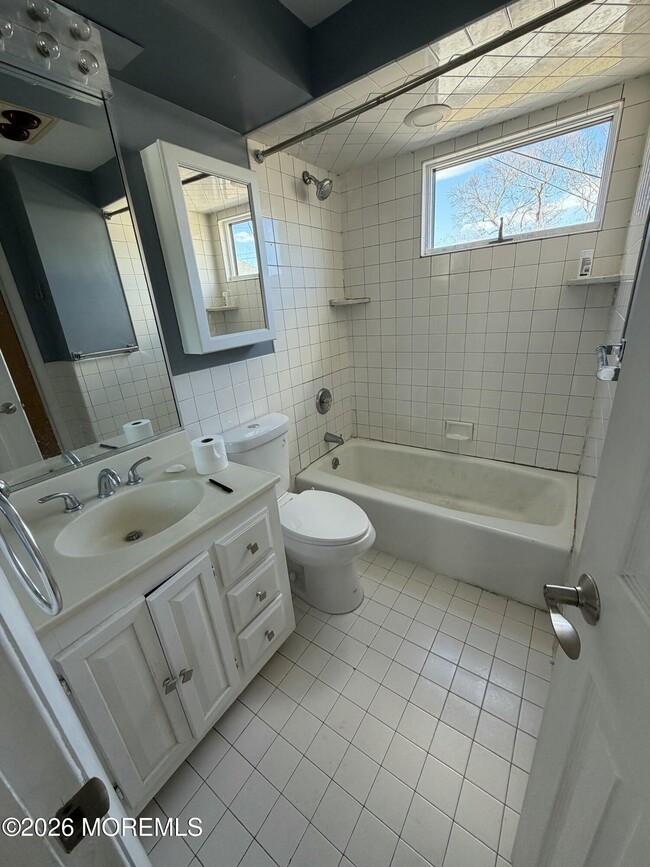 Building Photo - 6 Barbara Ln