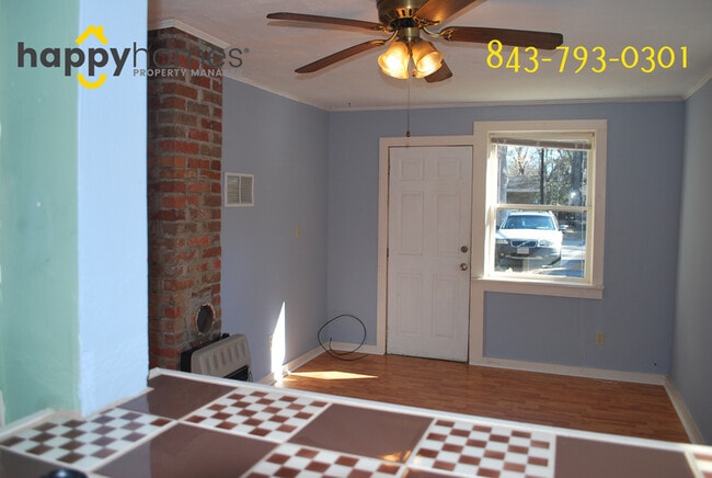 Building Photo - 31 Oak Forest Dr