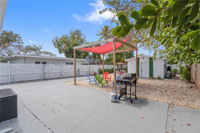 Building Photo - 3016 NW 22nd Ct