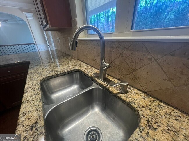 Building Photo - 130 Silver Peak Dr