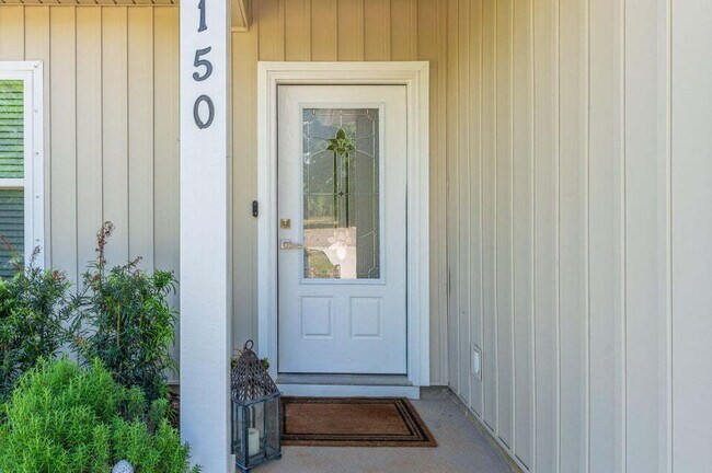 Building Photo - RENTAL 3/2 split floor plan move in ready!