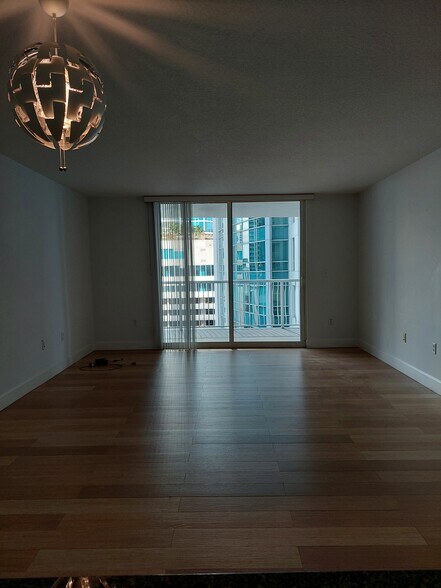 Building Photo - 1200 Brickell Bay Dr