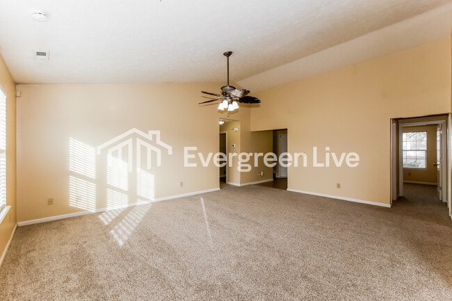 Building Photo - 3060 Hidden Pine Dr