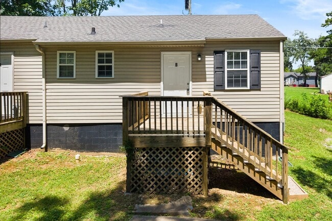 Building Photo - 55 Chestnut Dr