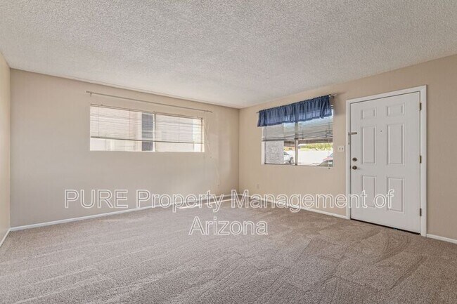 Building Photo - 700 W University Dr