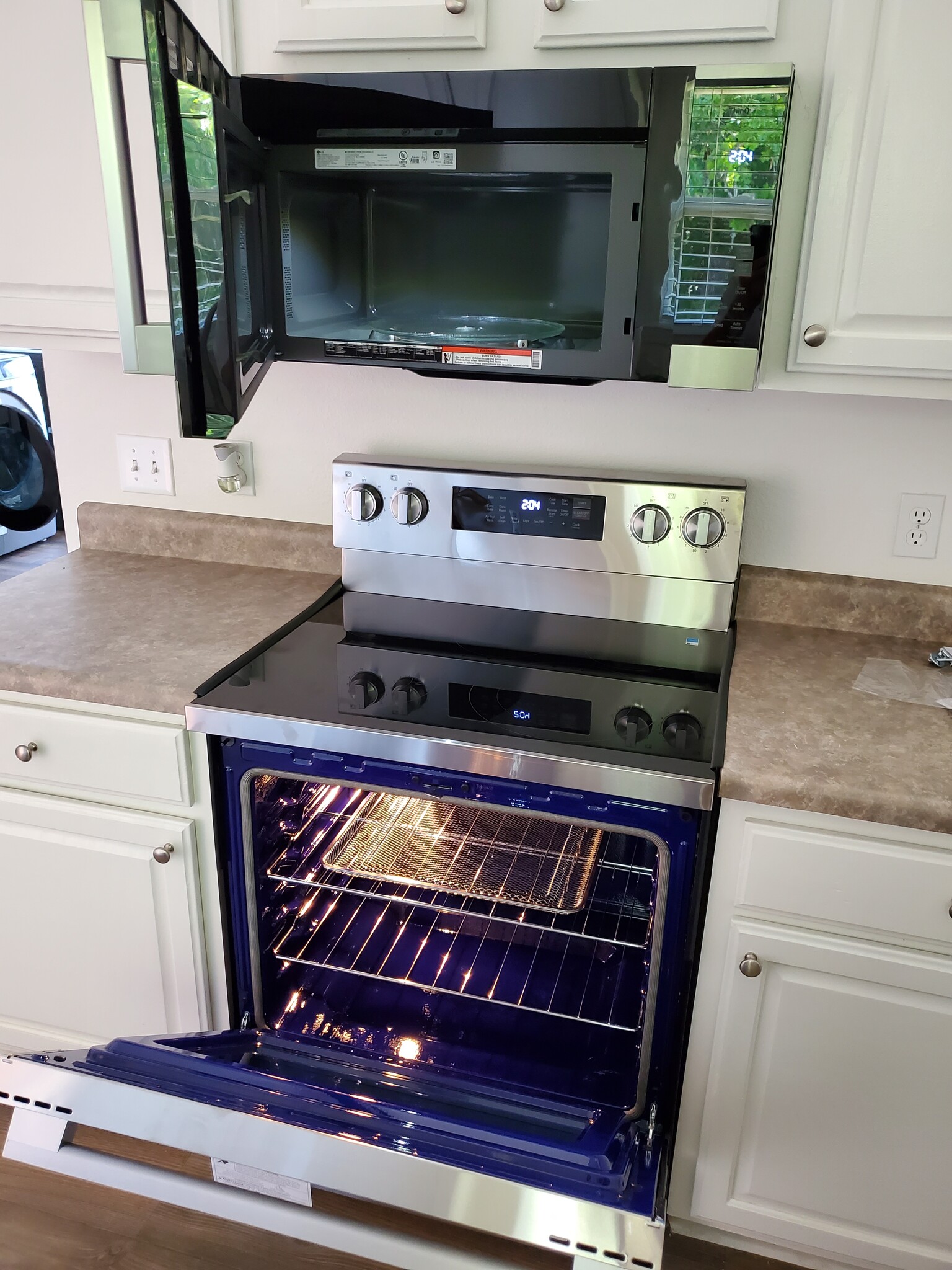 New Range & Microwave - 190 Forest Ln