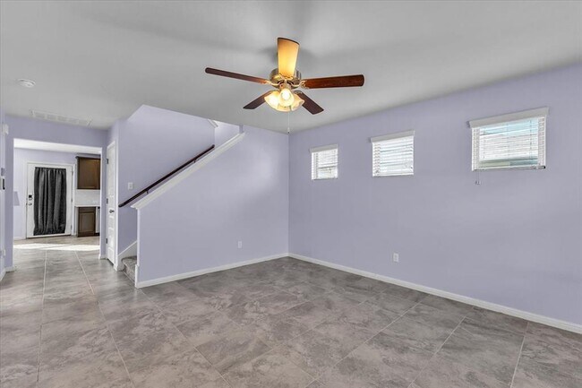 Building Photo - 440 Star Thistle St