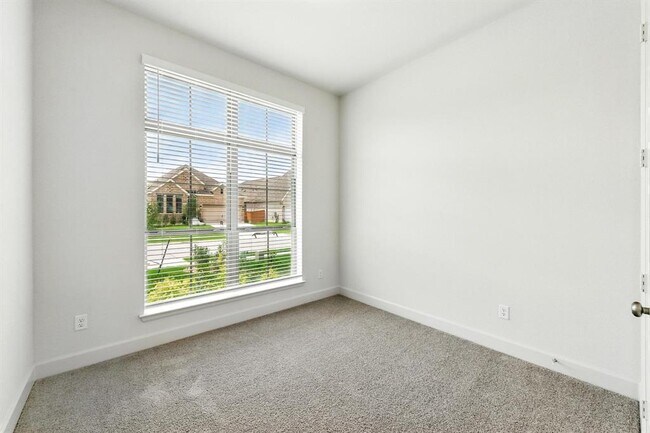 Building Photo - 177 Plumbago Loop