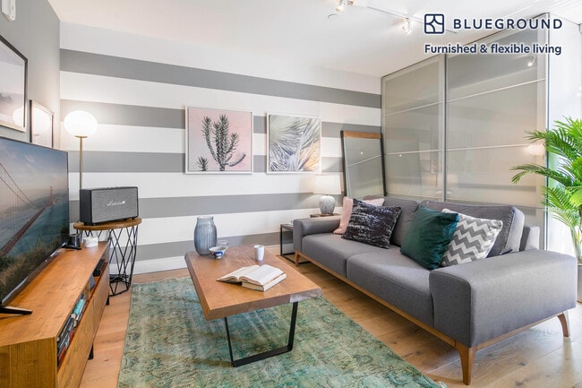 Primary Photo - 246 Ritch St