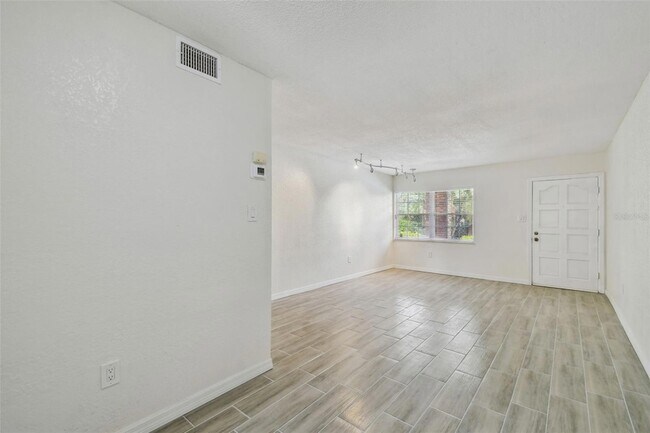 Building Photo - 208 Danube Ave