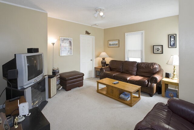 Building Photo - Charming 4-Bedroom Minneapolis Home with Finished Basement & Hardwood Floors