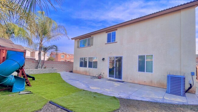Building Photo - BEAUTIFUL 5BD/3BA-2 Story Home available for rent in Jurupa Valley!
