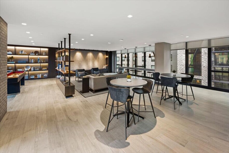 Building Photo - 1051 First St NE