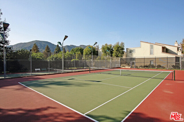 Building Photo - 1650 Palisades Dr