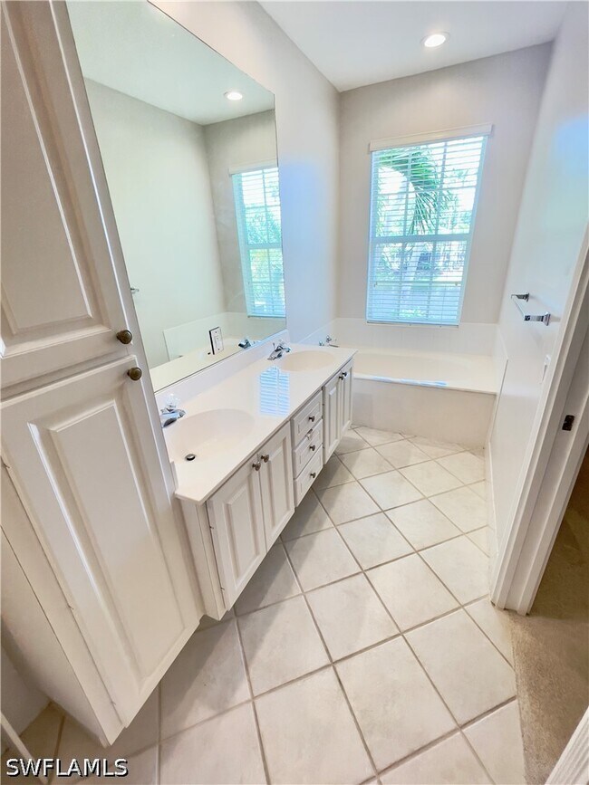 Building Photo - 5669 Cove Cir
