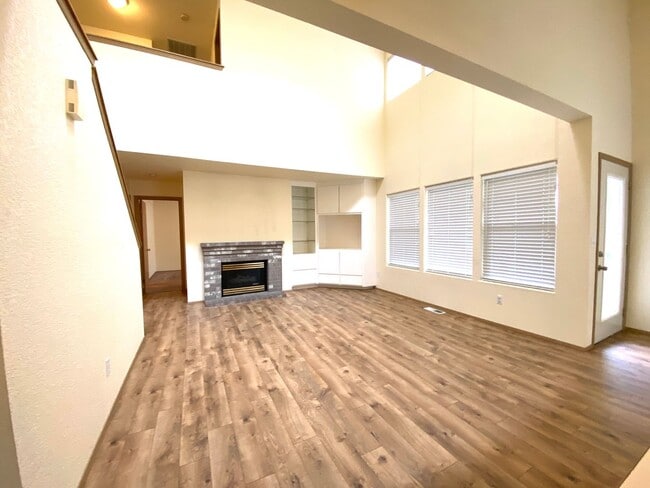 Building Photo - Beautiful New Home in Lexington Neighborho...
