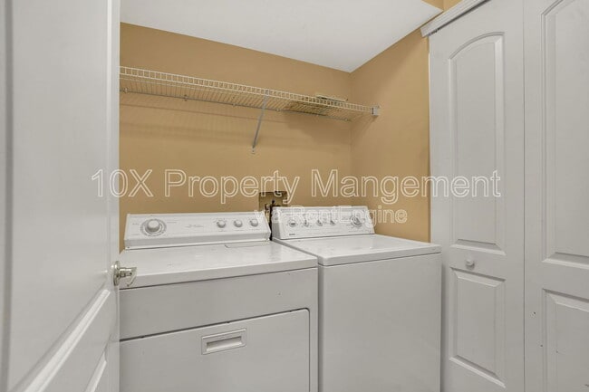 Building Photo - 705 Hidden Springs Dr