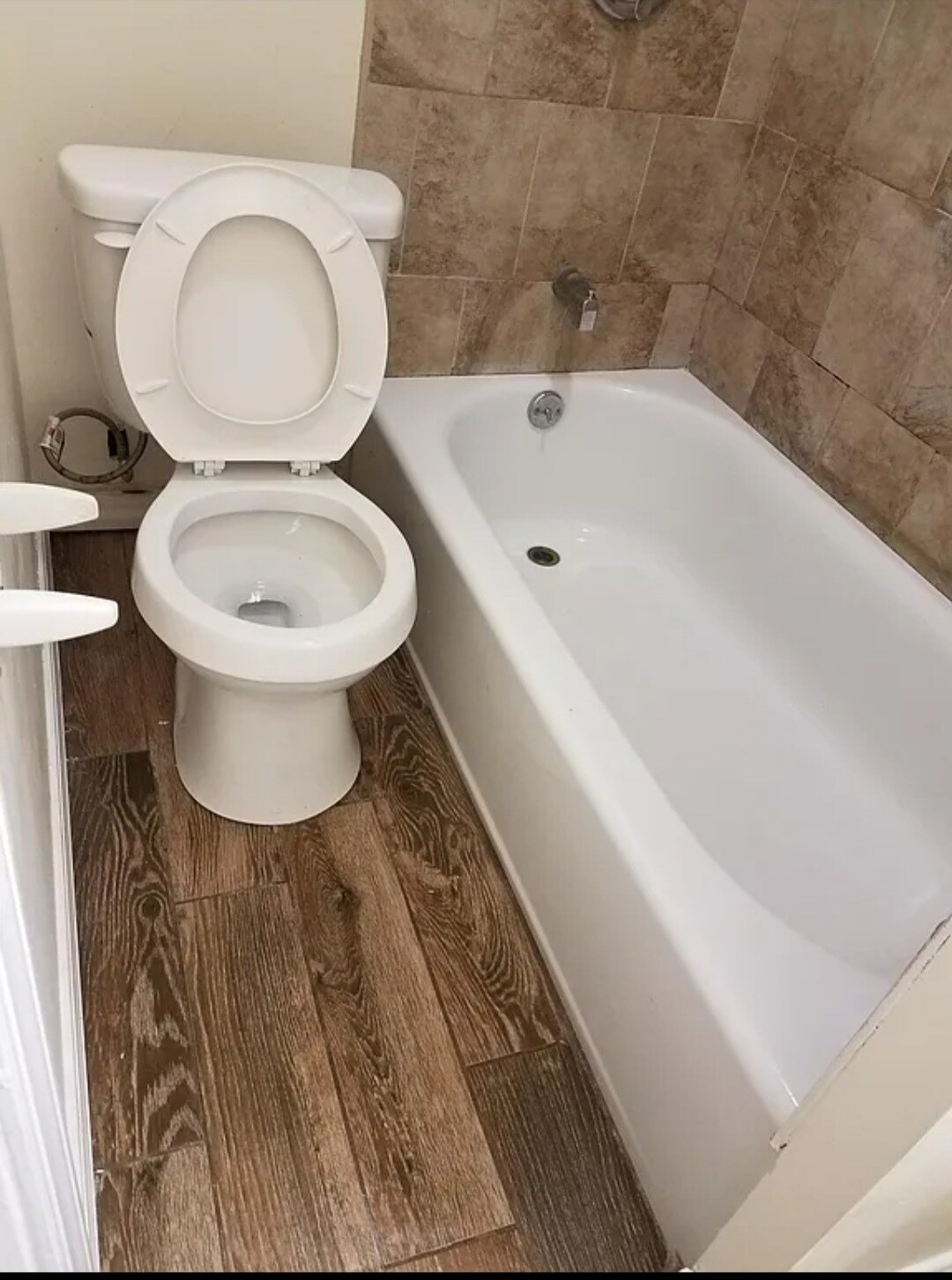 Building Photo - 96 Main St