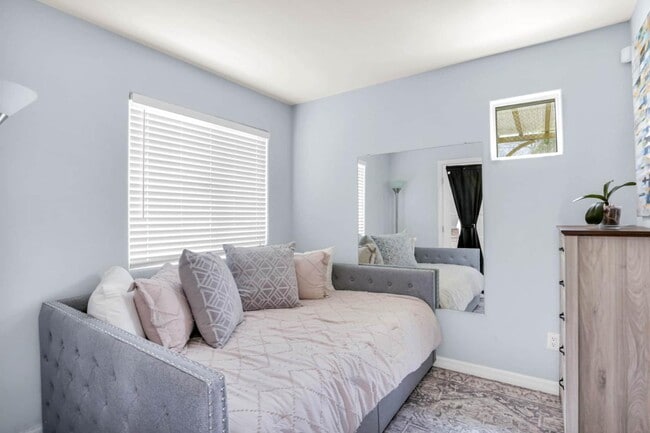 Building Photo - 7635 Family Cir