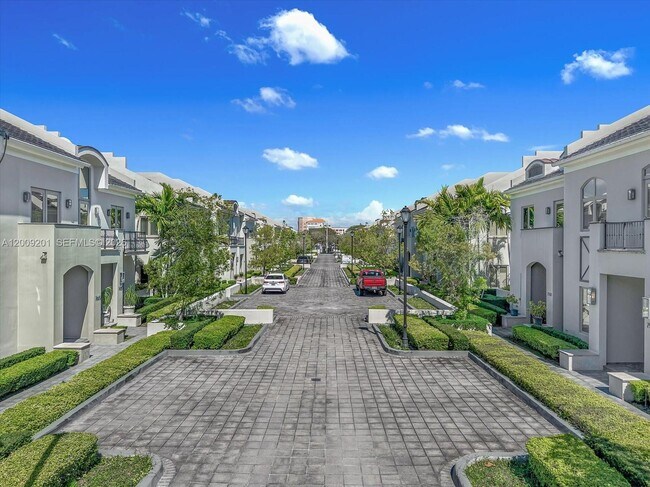 Building Photo - 7440 SW 56th Ct