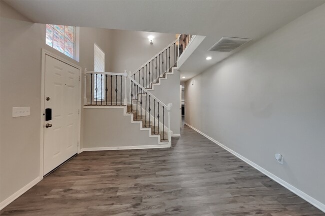 Building Photo - 9530 Cabin Creek Dr