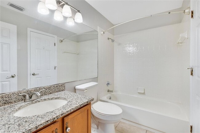 Building Photo - 955 Forest Ridge Ct