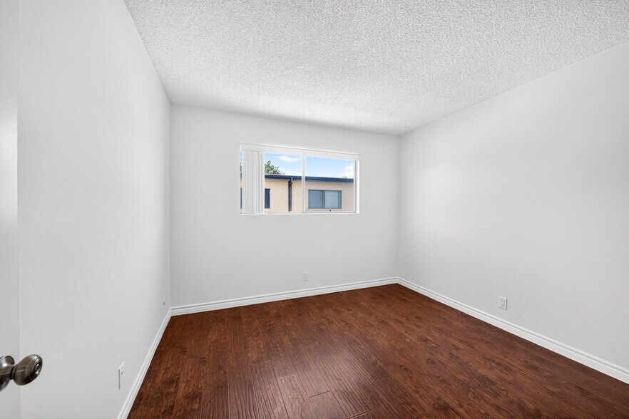 Building Photo - 3467 W 171st St