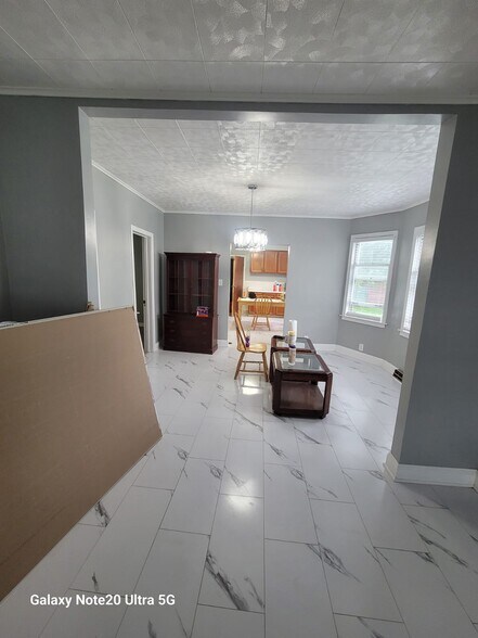 Dining room - 375 Military Rd