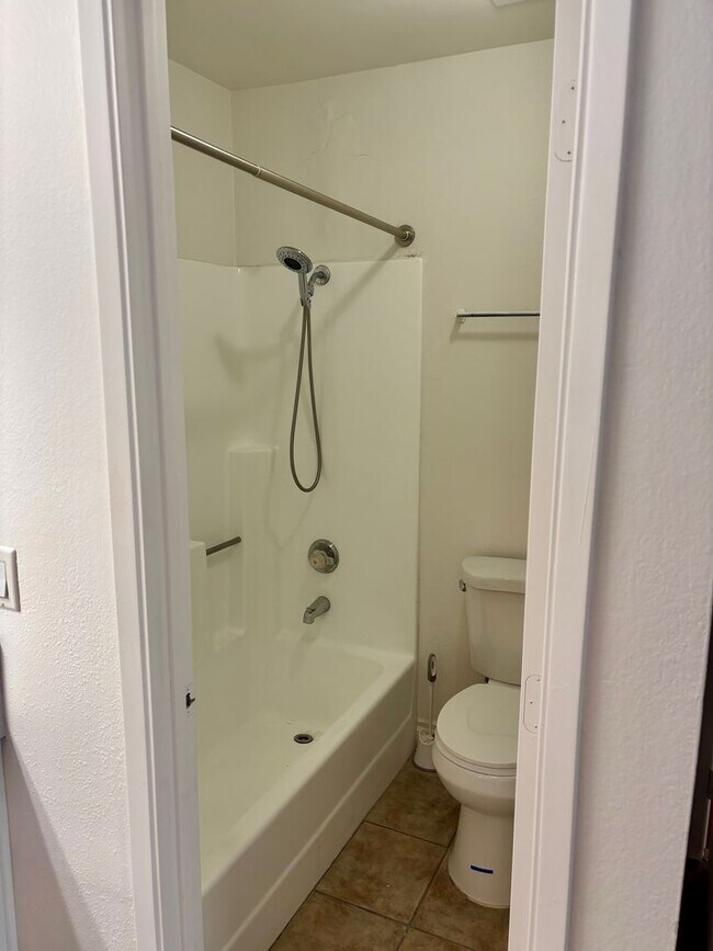 Building Photo - 514 Derby Rd