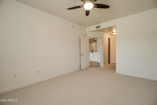 Building Photo - 5450 E Deer Valley Dr