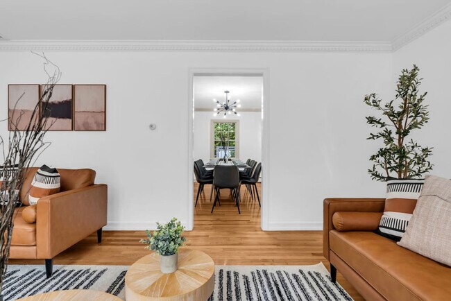 Primary Photo - 3 Cherry Ln