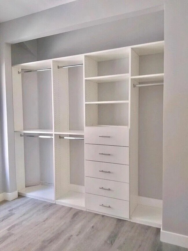 Building Photo - 1348 Carmona Ave