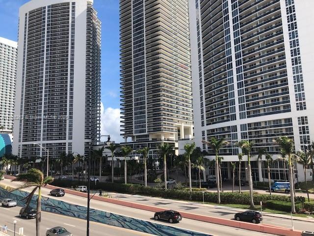 Building Photo - 1849 S Ocean Dr