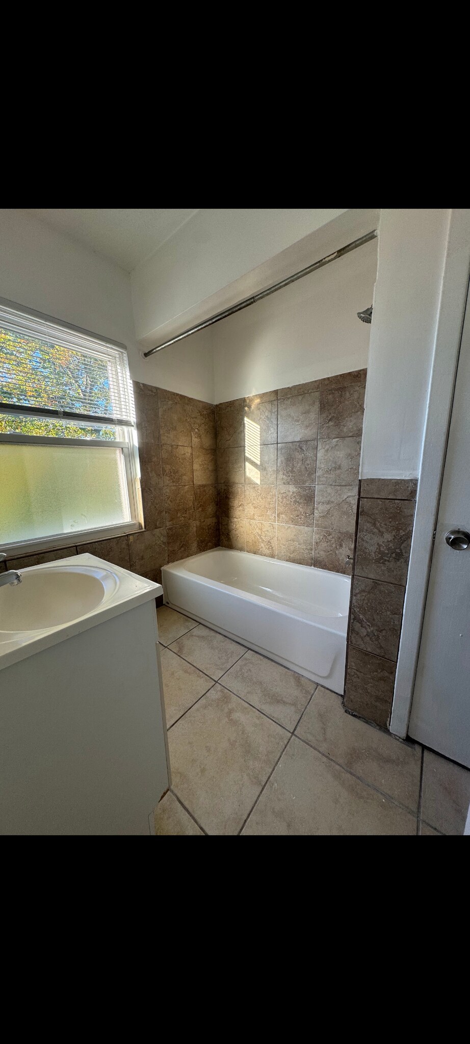 Building Photo - 2334 Davue Cir