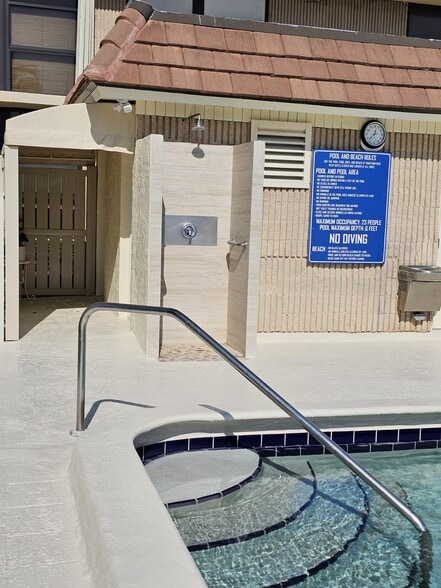 Building Photo - 3200 S Ocean Blvd