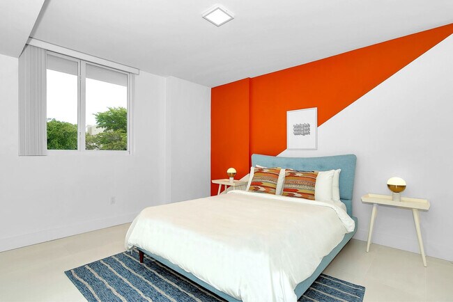 Building Photo - 1710 SW 27th Ave